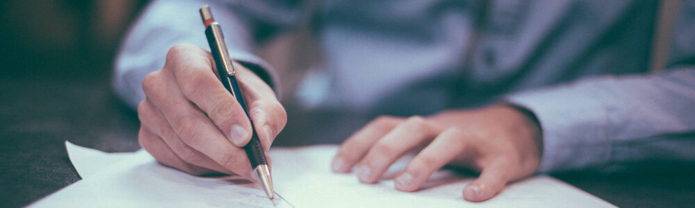 adult_blur_business_menor